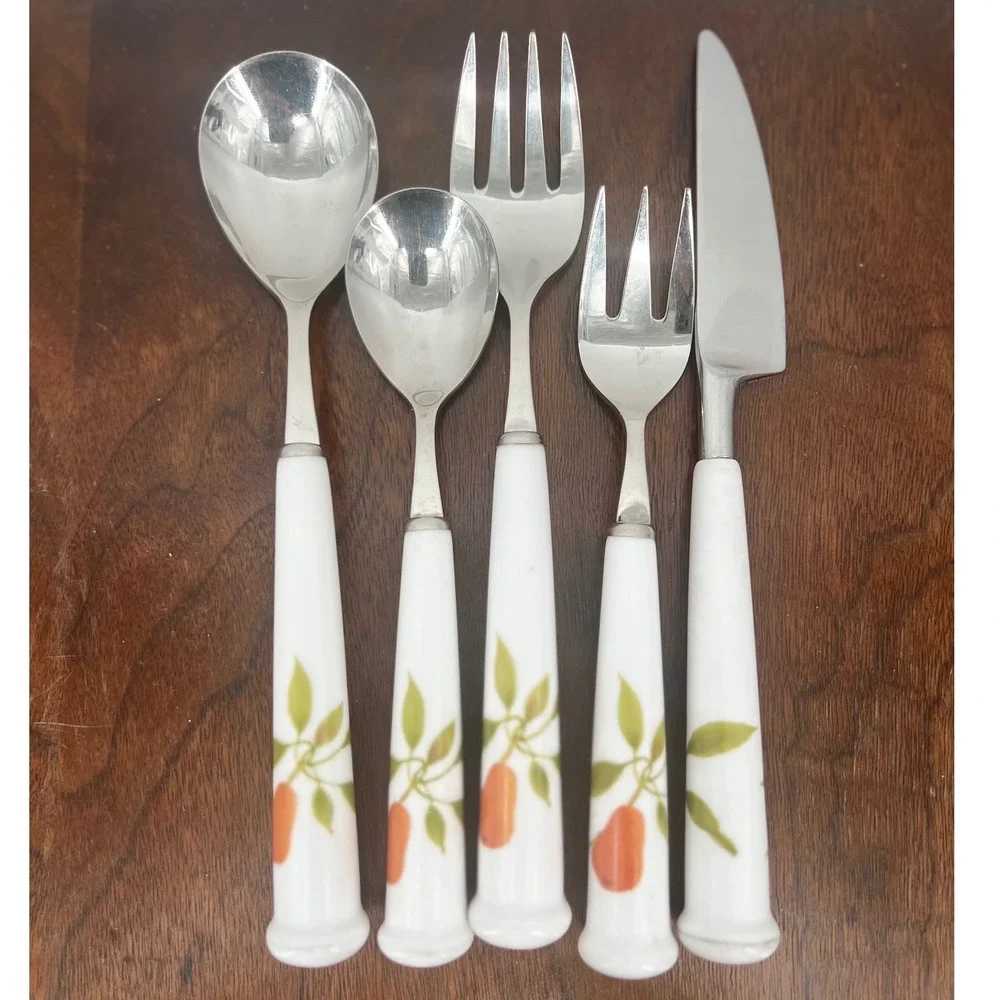 Noritake Flatware Set Stainless Ceramic Berries 'N Such Edition White 10pc Rero